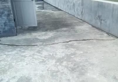 呼兰楼顶漏水维修公司分享下如何解决卫生间隐蔽部位漏水的问题?